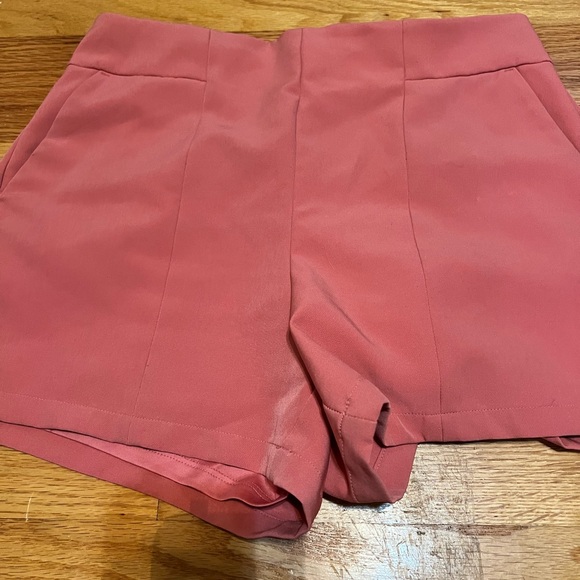 Express shorts with pockets - Picture 4 of 5